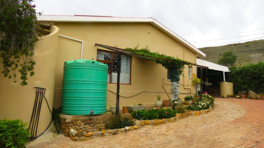 5 Bedroom Property for Sale in Uniondale Western Cape